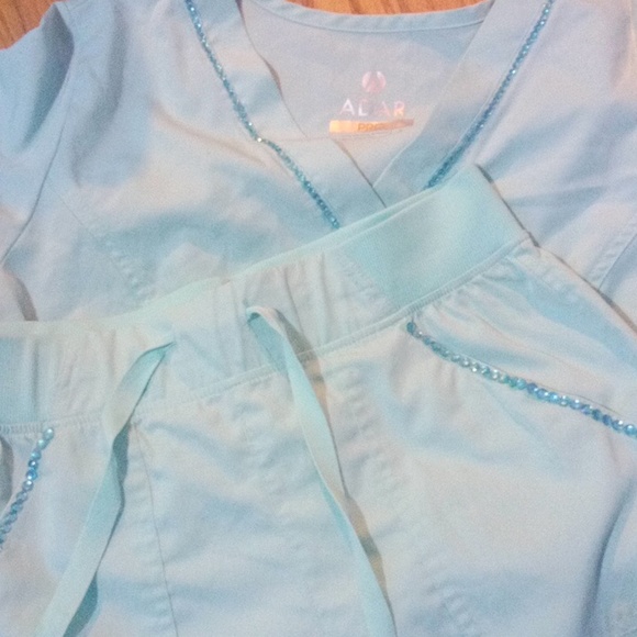 Scrubs - Picture 4 of 7